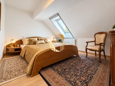 Na prenájom 4-izbový dom, 200 m², Bratislava-Ružinov, Na úvrati