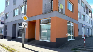 Na prenájom komerčné, 40 m², Levice, Ul. Červenej armády