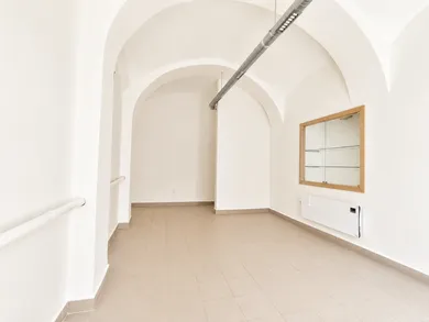 Na prenájom komerčné v Žilina · €550 · Pôvodný stav