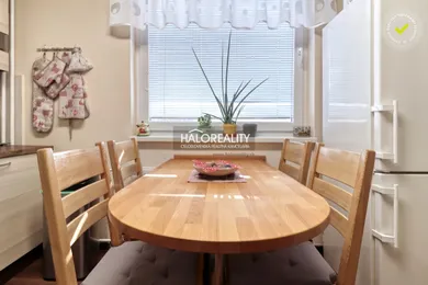 Na predaj 3-izbový byt, 68 m², Nové Mesto nad Váhom, Dr. I. Markoviča