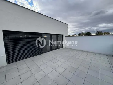 Na prenájom 3-izbový byt, 105 m², Šurany, MDŽ