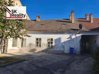 Na predaj objekt, 405 m², Komárno, Jókaiho ul.