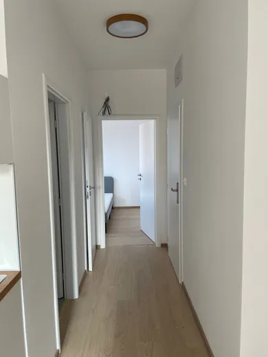 Na prenájom 2-izbový byt, 37 m², Bratislava-Staré Mesto, Rajská