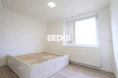 Na prenájom 3-izbový byt, 83 m², Prievidza, Nová 472/8