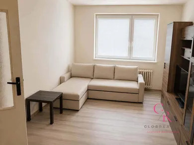 Na predaj 2-izbový byt, 62 m², Šahy, SNP