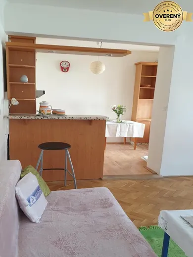 Na prenájom 2-izbový byt, 46 m², Bratislava-Nové Mesto, Mestská