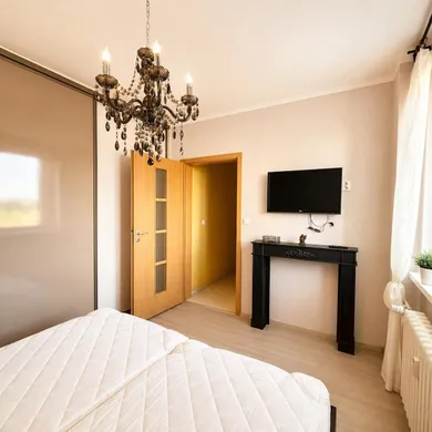 Na predaj 3-izbový byt, 70 m², Hlohovec, Podzámska