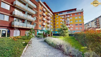 Na predaj komerčné, 421 m², Bratislava-Petržalka, Šustekova