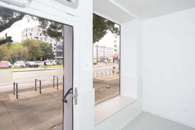 Na prenájom komerčné, 44 m², Bratislava-Ružinov, Záhradnícka
