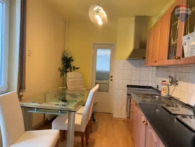 Na predaj 3-izbový byt, 83 m², Liptovský Mikuláš, Nevyplnená