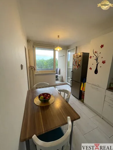 Na predaj 3-izbový byt, 74 m², Galanta, Parková