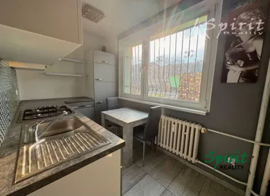 Na prenájom 1-izbový byt, 36 m², Bratislava-Vrakuňa, Hronská