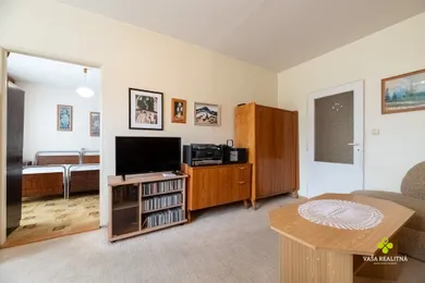 Na predaj 2-izbový byt, 63 m², Nováky, Nám. SNP