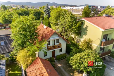 Na predaj 5-izbový dom, 124 m², Pezinok, Senecká