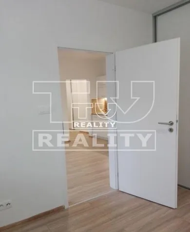 Na predaj 3-izbový byt, 56 m², Bánovce nad Bebravou