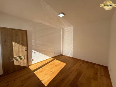 Na prenájom 3-izbový byt, 80 m², Poprad, Hviezdoslavova