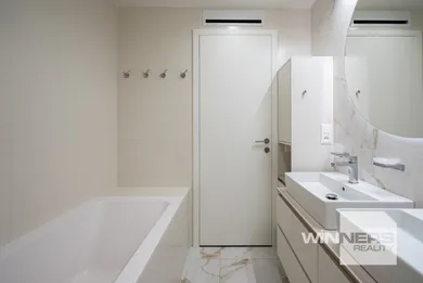 Na predaj 3-izbový byt, 81 m², Bratislava-Staré Mesto, Floriánska