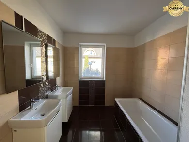 Na prenájom 3-izbový byt, 80 m², Poprad, Hviezdoslavova
