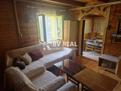 Na predaj 2-izbový rekreačný dom, 474 m², Malé Uherce, -
