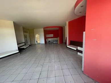 Lokale komercyjne na wynajem, Dunajská Streda · €9648
