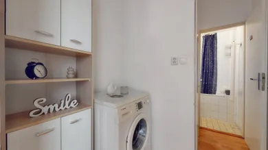 Na predaj 1-izbový byt, 43 m², Bratislava-Ružinov, Kozmonautická 5