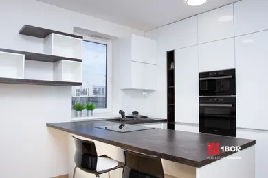 Na predaj 2-izbový byt, 48 m², Bratislava-Petržalka, Béžová