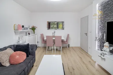 Na predaj 3-izbový byt, 67 m², Piešťany, Javorová