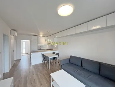 Domy na predaj 3-izbový, Láb · €235 000