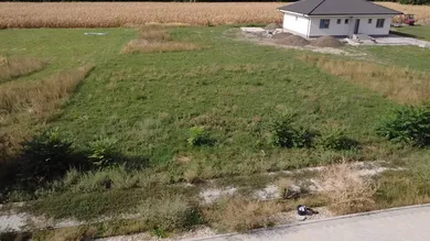 Na predaj pozemok, 642 m², Voderady