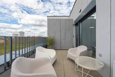 Na predaj 3-izbový byt, 73 m², Bratislava-Petržalka, Fialová