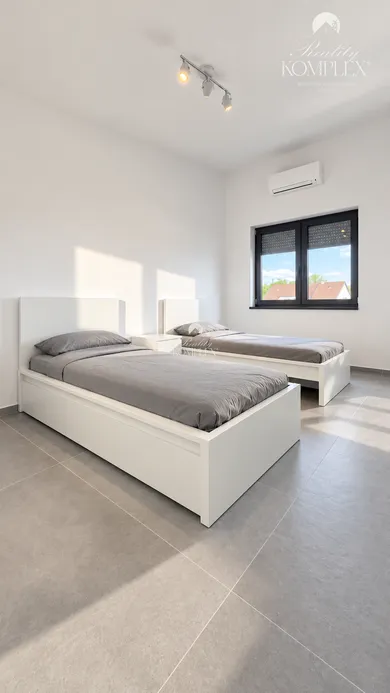 Na prenájom 3-izbový byt, 87 m², Komárno