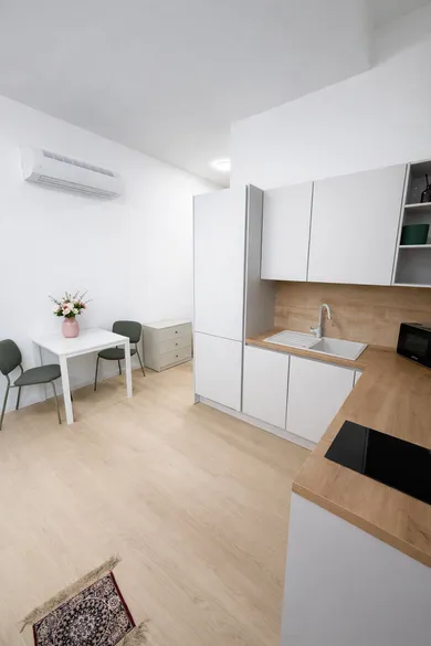 Na predaj 2-izbový byt, 46 m², Bratislava-Staré Mesto, Poštová