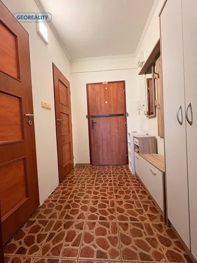 Na prenájom 1-izbový byt, 36 m², Levice, Mochovská ul.