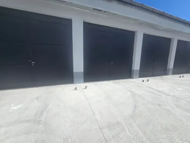Na prenájom komerčné, 410 m², Levice, Nádražný rad
