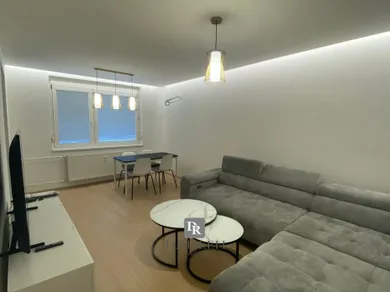 Na prenájom 3-izbový byt, 95 m², Bratislava-Ružinov, Jégého