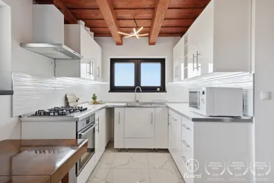 Na predaj 4-izbový rekreačný dom, 210 m², Bratislava-Staré Mesto