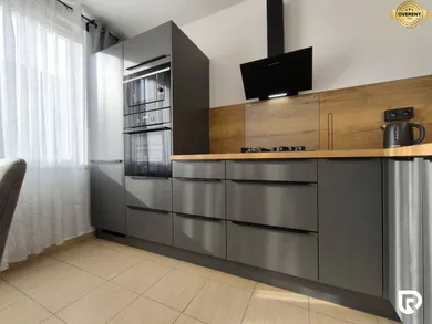 Na prenájom 2-izbový byt, 52 m², Pezinok, Za dráhou