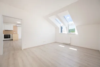 Na predaj 2-izbový byt, 70 m², Púchov, Hollého