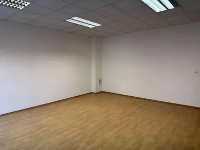 Na prenájom komerčné, 38 m², Bratislava-Petržalka, Údernícka