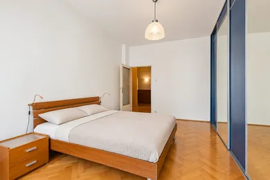 Na predaj 3-izbový byt, 97 m², Bratislava-Staré Mesto, Šancová