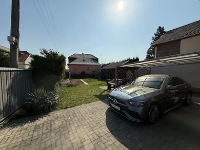 Na predaj 7-izbový dom, 300 m², Bratislava-Rača, Remeselnícka