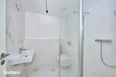 Na prenájom 4-izbový byt, 98 m², Bratislava-Staré Mesto, Žižkova