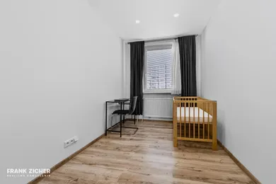 Na predaj 3-izbový byt, 64 m², Bratislava-Karlova Ves, Pribišova