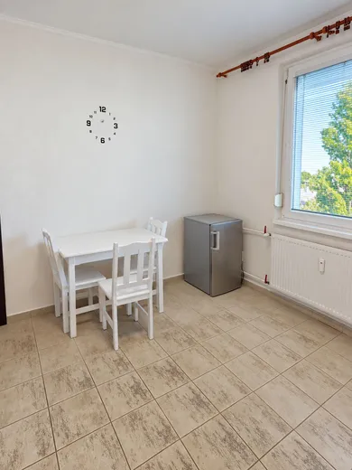 Na prenájom 1-izbový byt, 33 m², Komárno