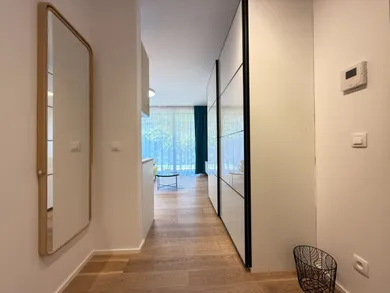 Na prenájom 1-izbový byt, 30 m², Bratislava-Nové Mesto, Strážna