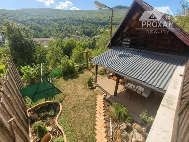 Na predaj rekreačný dom v Cinobaňa · €32 990 · Čiastočná rekonštrukcia