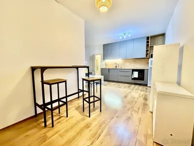Mieszkania na wynajem, 2-pokojowe, Bratislava-Karlova Ves · €640