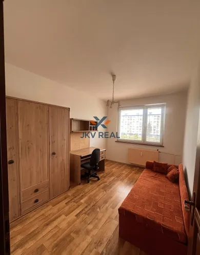Na prenájom 3-izbový byt, 72 m², Banská Bystrica, Sitnianska
