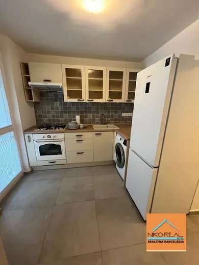 Byty na prenájom 3-izbový, Bratislava-Staré Mesto · €1 150