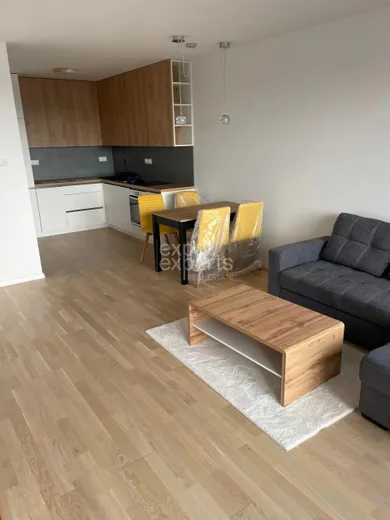 Na prenájom 2-izbový byt, 67 m², Bratislava-Nové Mesto, Račianska